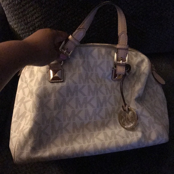 Michael Kors - Picture 1 of 2